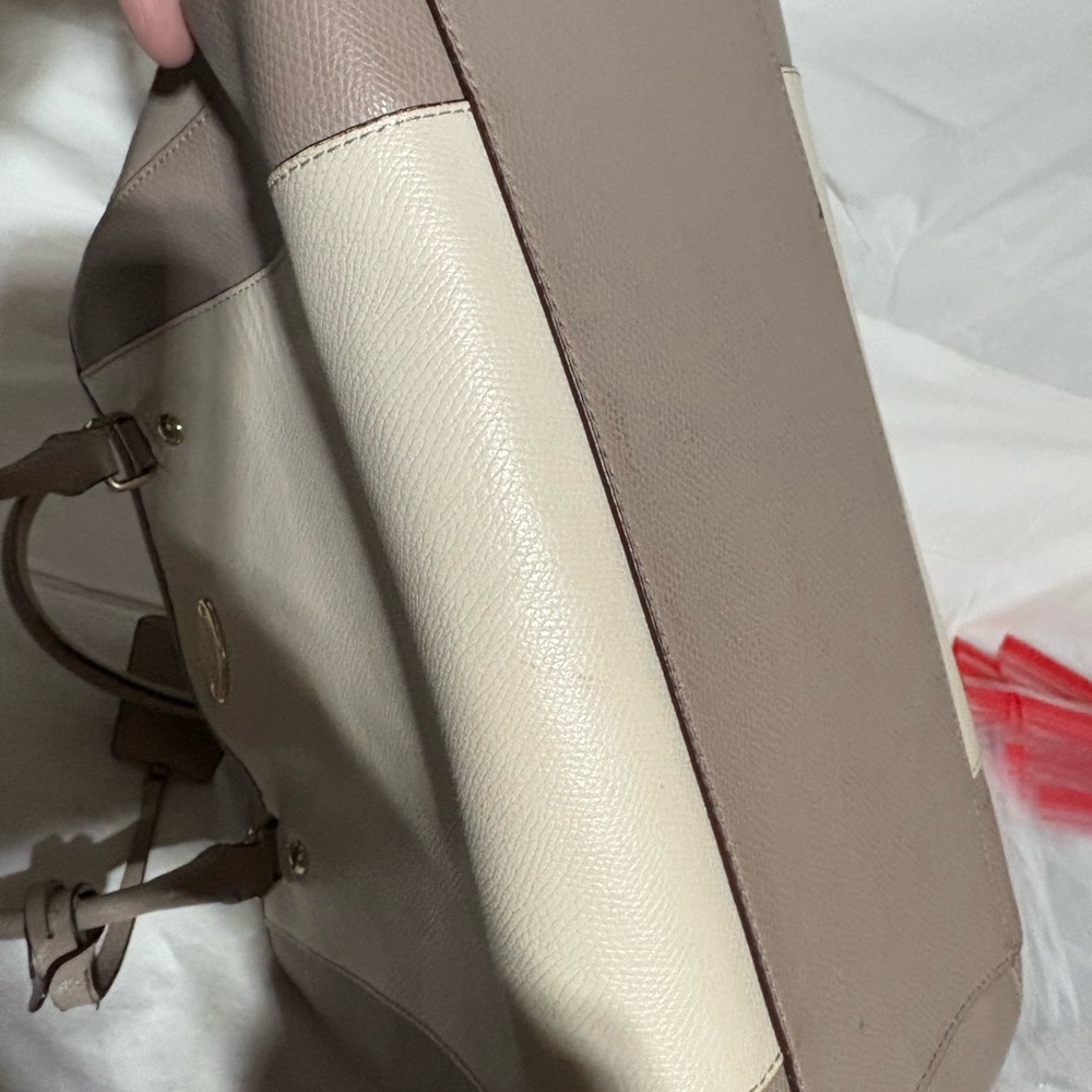 Coach Cream and Tan Leather Handbag - Picture 13 of 15